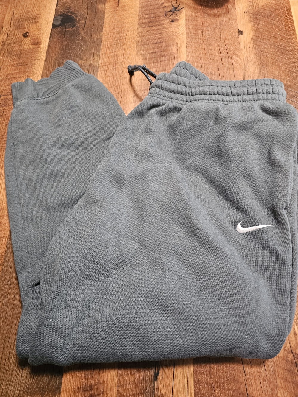 Nike Men's Green Sweatpants with White Swoosh